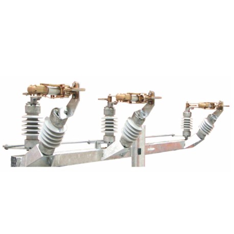 S&amp;amp;C. CUCHILLA TRIPOLAR ALDUTI (COG) 25KV.- 630 AMPS,